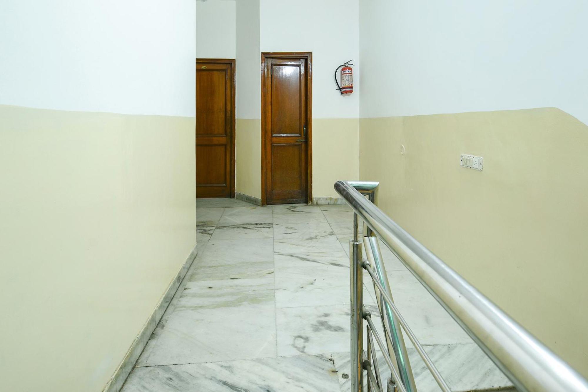 Hotel Fabexpress Skylark